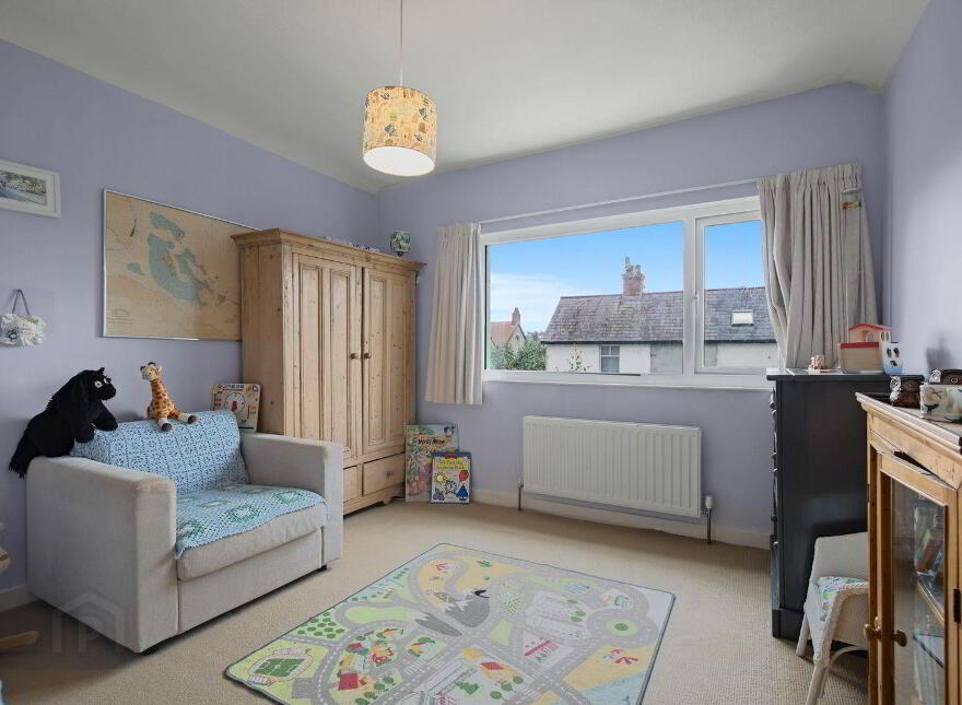 20 Ballyholme Esplanade, Bangor, BT20 5LZ