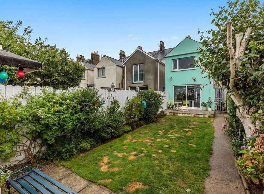 20 Ballyholme Esplanade, Bangor, BT20 5LZ