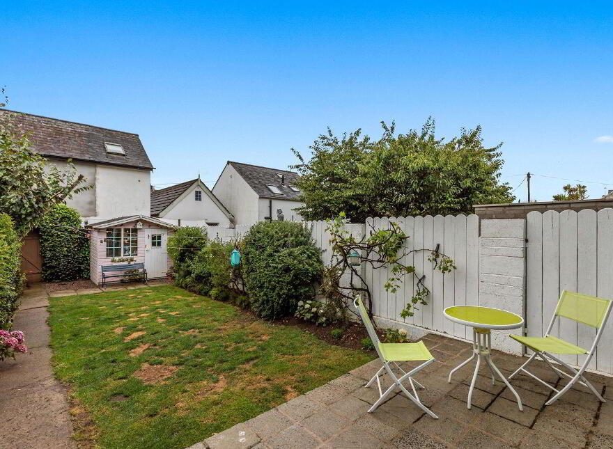 20 Ballyholme Esplanade, Bangor, BT20 5LZ