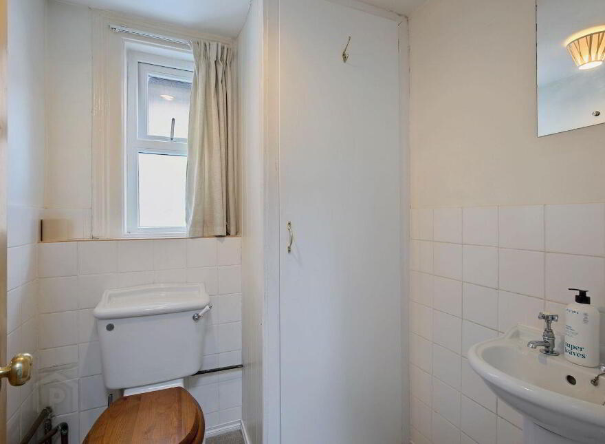 20 Ballyholme Esplanade, Bangor, BT20 5LZ