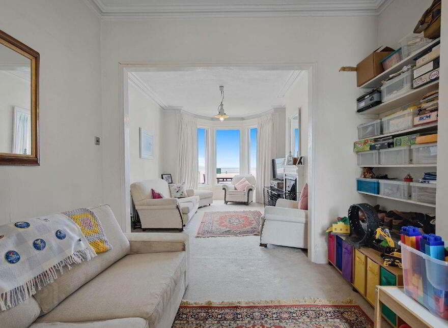 20 Ballyholme Esplanade, Bangor, BT20 5LZ