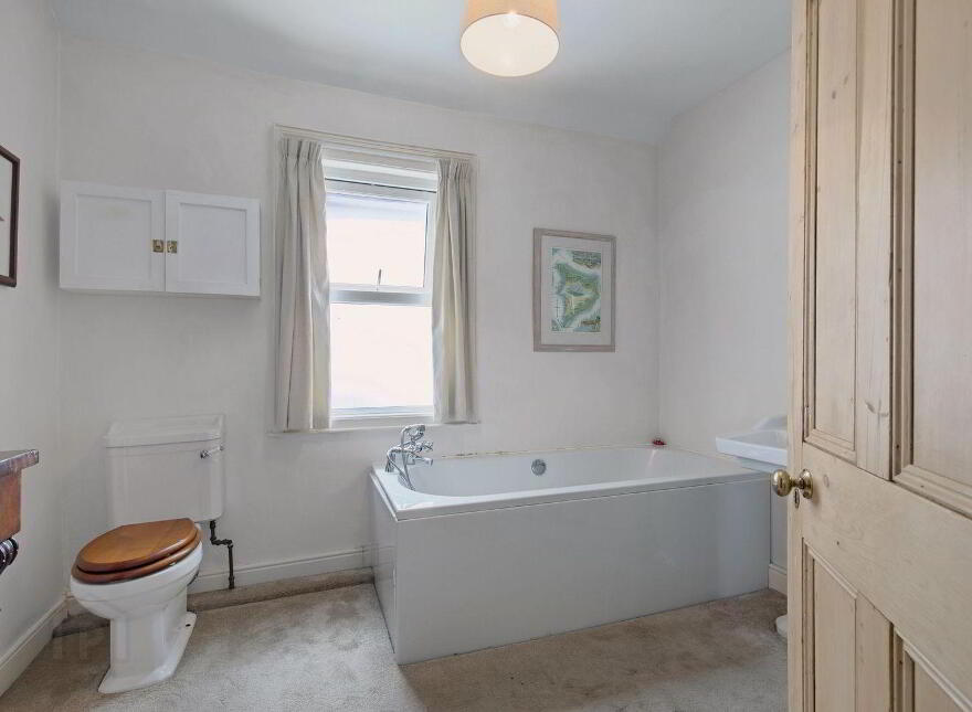 20 Ballyholme Esplanade, Bangor, BT20 5LZ