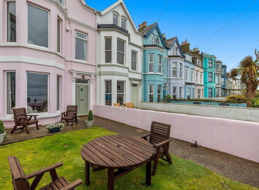 20 Ballyholme Esplanade, Bangor, BT20 5LZ