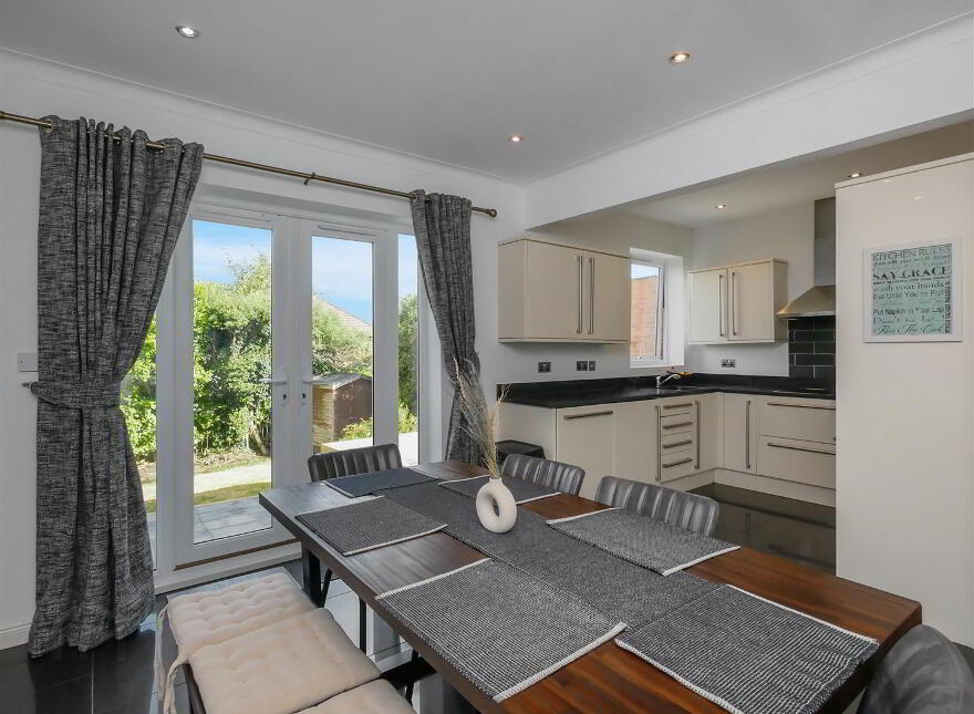 21 Willowbank Drive, Rosetta, Belfast, BT6 0LN