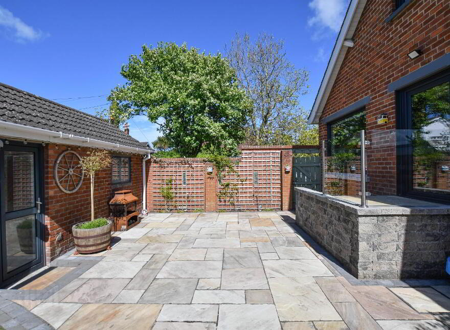 43 Bayview Road, Bangor, BT19 6AR