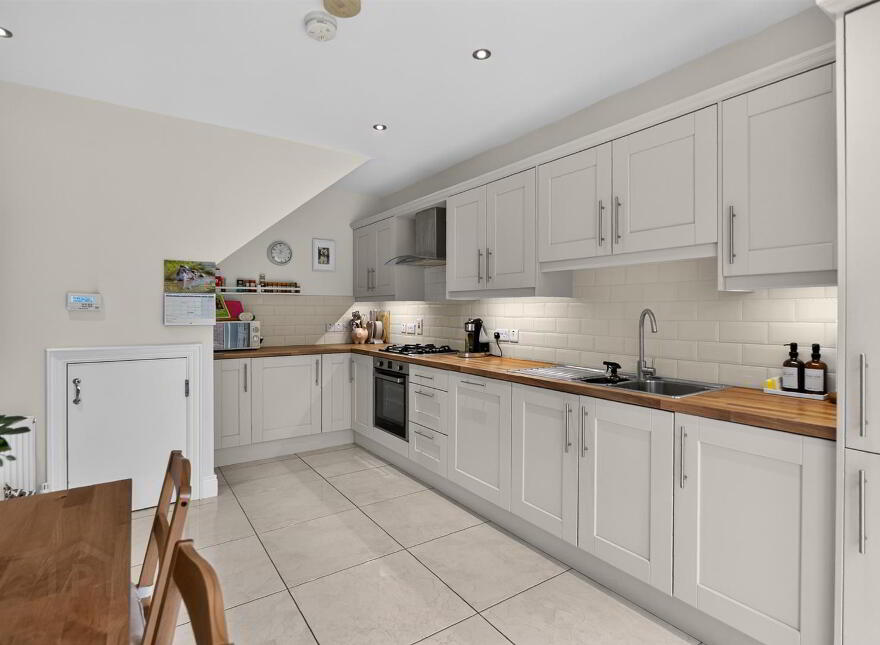 15 Meadow Crescent, Magheralave Meadows, Lisburn, BT28 3RN