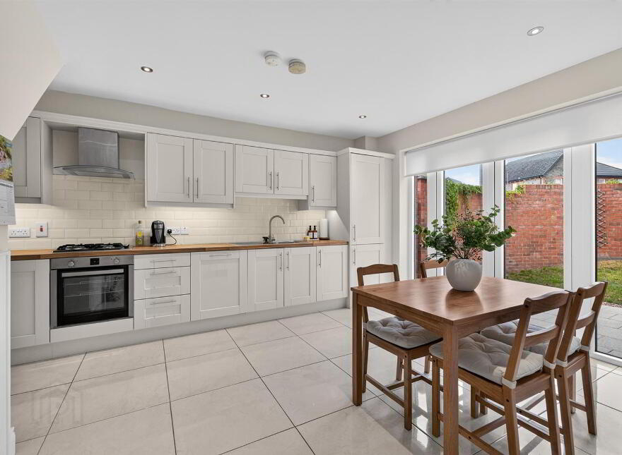 15 Meadow Crescent, Magheralave Meadows, Lisburn, BT28 3RN