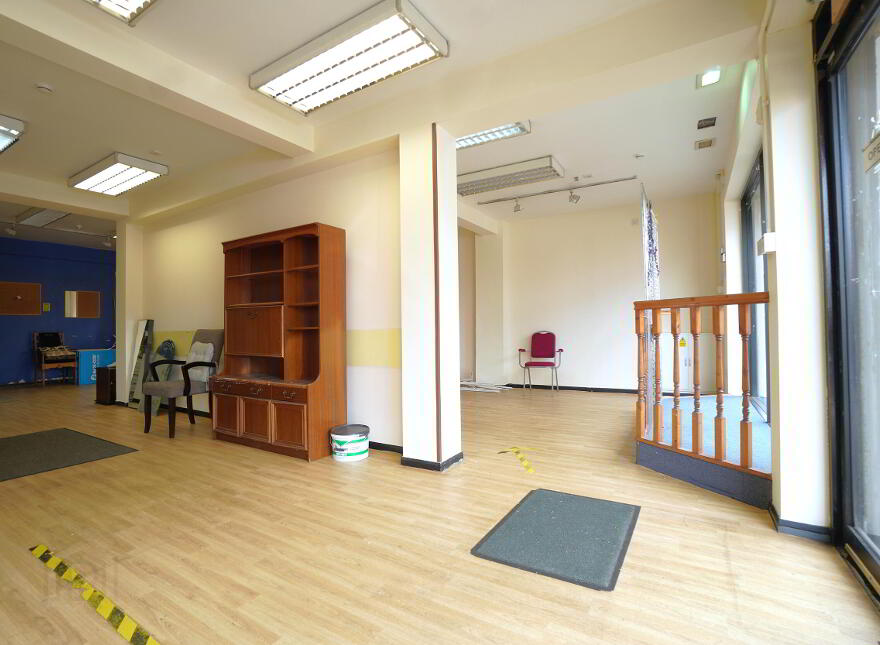 349 Newtownards Road, Belfast, BT4 1AJ