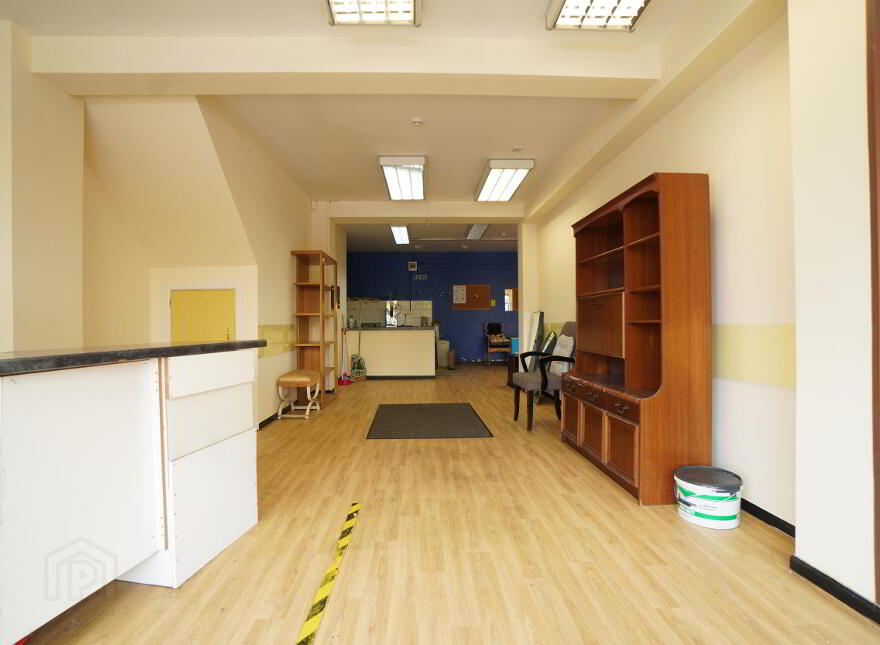 349 Newtownards Road, Belfast, BT4 1AJ
