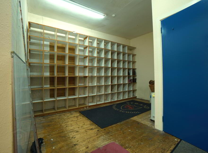 349 Newtownards Road, Belfast, BT4 1AJ