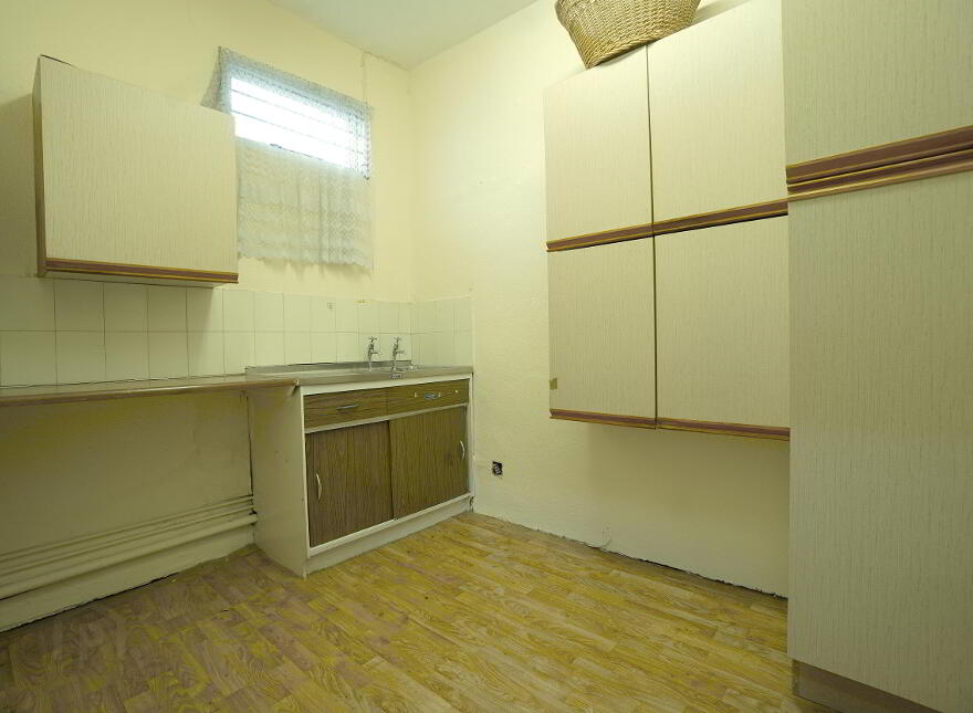 349 Newtownards Road, Belfast, BT4 1AJ