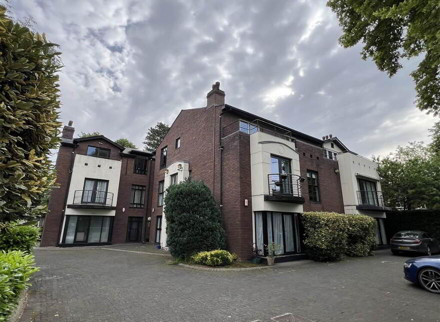 Balmoral Manor, 78 Balmoral Avenue, Belfast, BT9 6NY