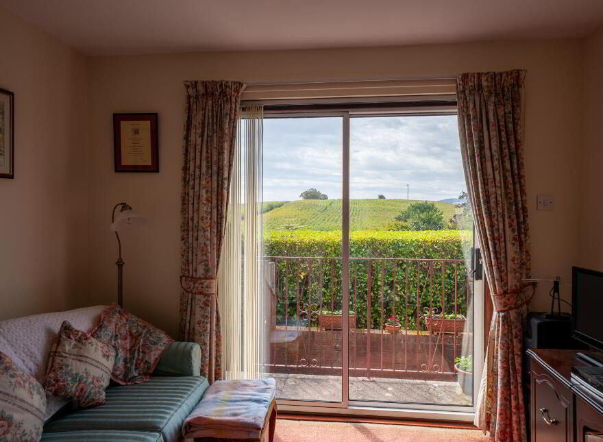 7 Burnside Park, Crawfordsburn, BT19 1JW