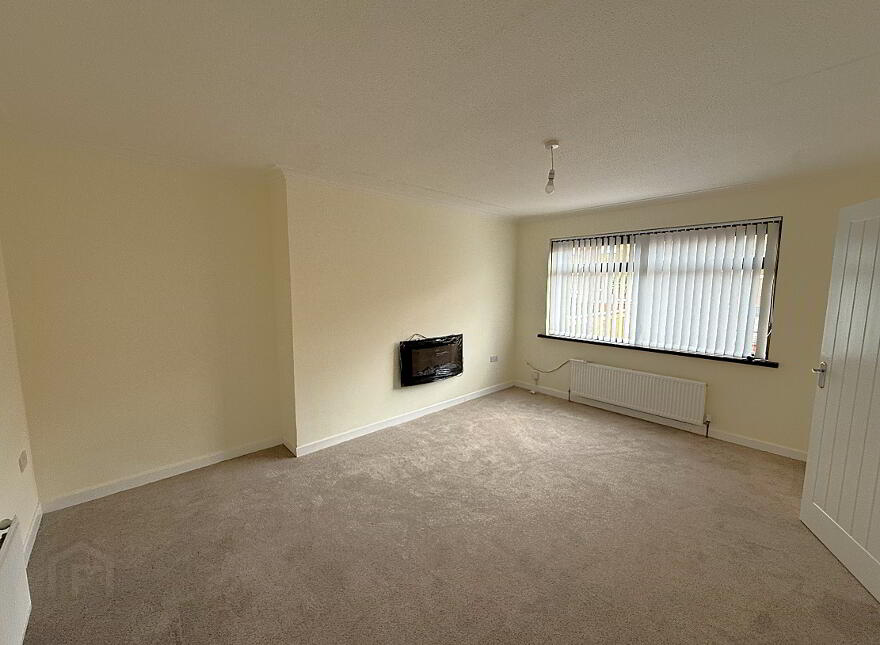 25 Rosslyn Park, Lisburn, BT28 1UP