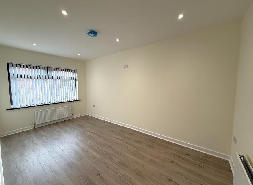 25 Rosslyn Park, Lisburn, BT28 1UP