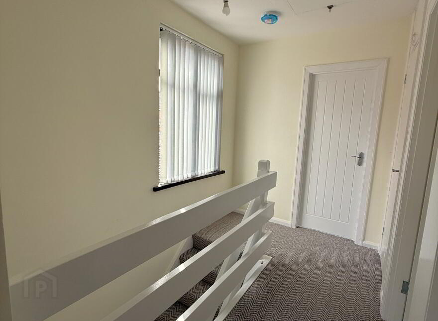 25 Rosslyn Park, Lisburn, BT28 1UP