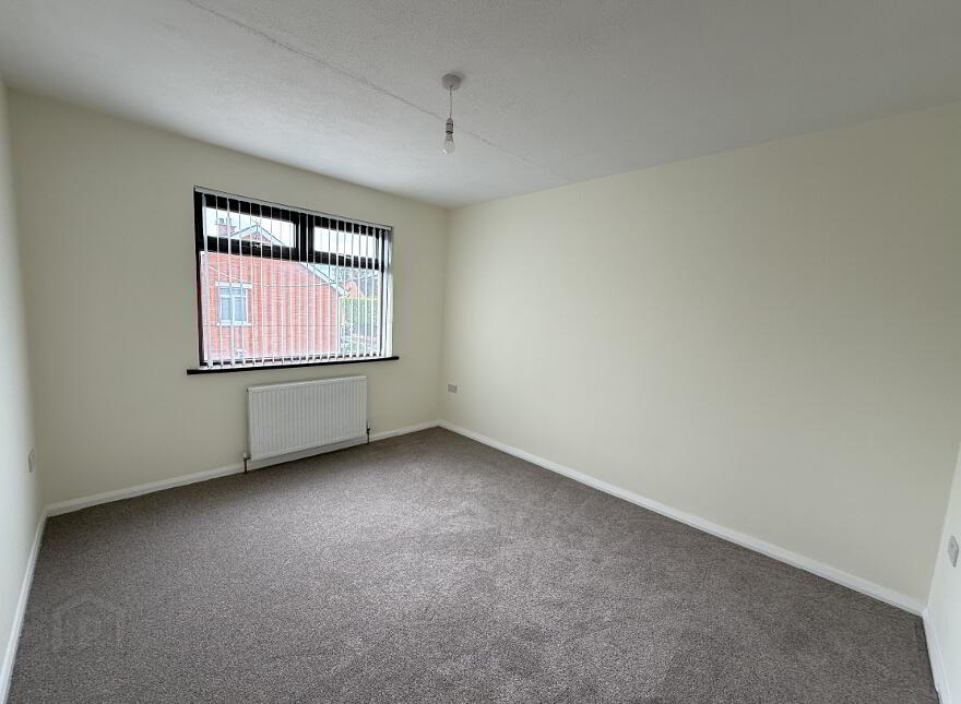 25 Rosslyn Park, Lisburn, BT28 1UP