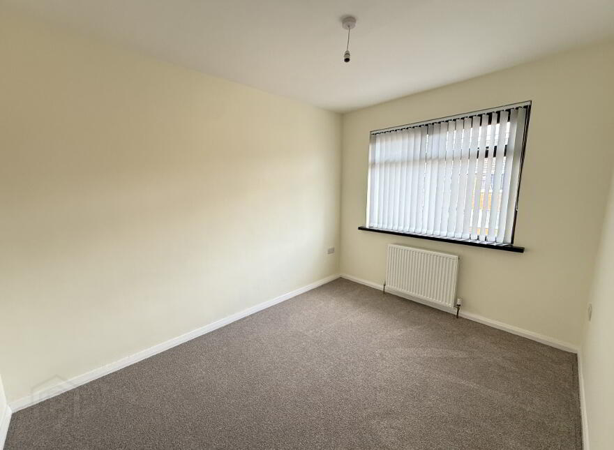 25 Rosslyn Park, Lisburn, BT28 1UP