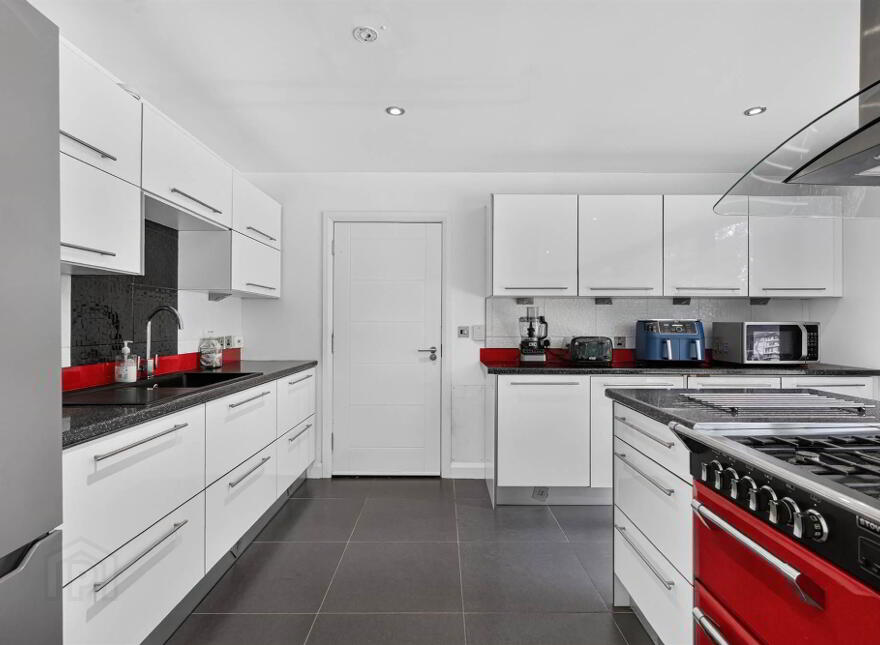 2 Shelling Park, Ravarnet, Lisburn, BT27 5NY