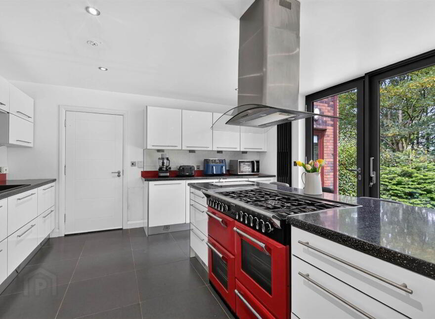 2 Shelling Park, Ravarnet, Lisburn, BT27 5NY