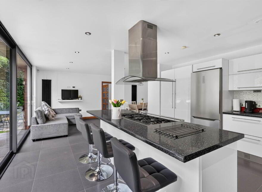 2 Shelling Park, Ravarnet, Lisburn, BT27 5NY