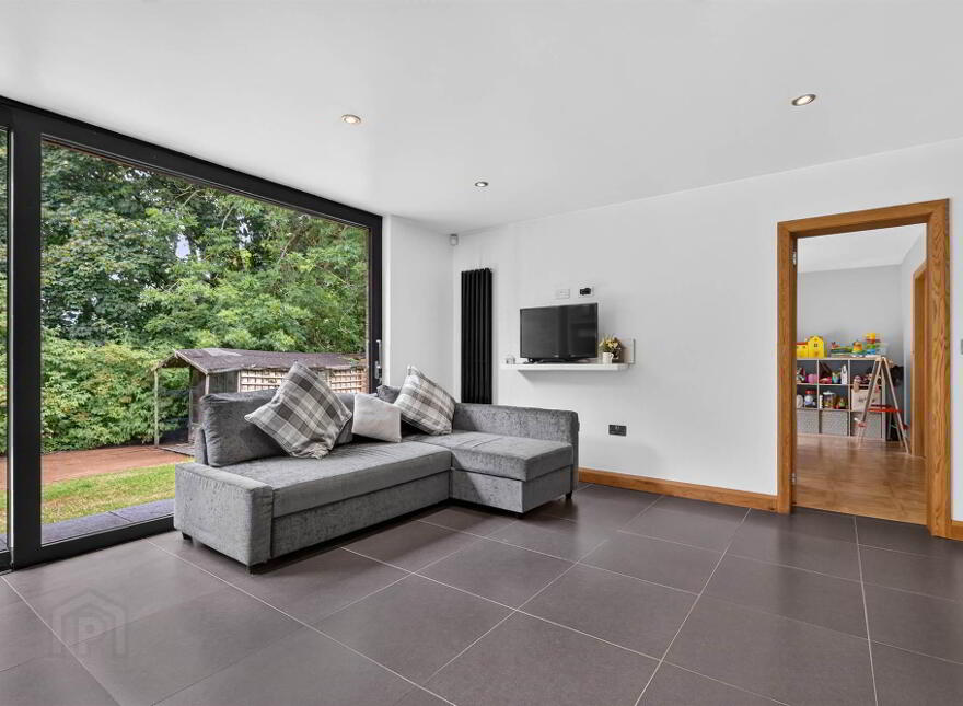 2 Shelling Park, Ravarnet, Lisburn, BT27 5NY