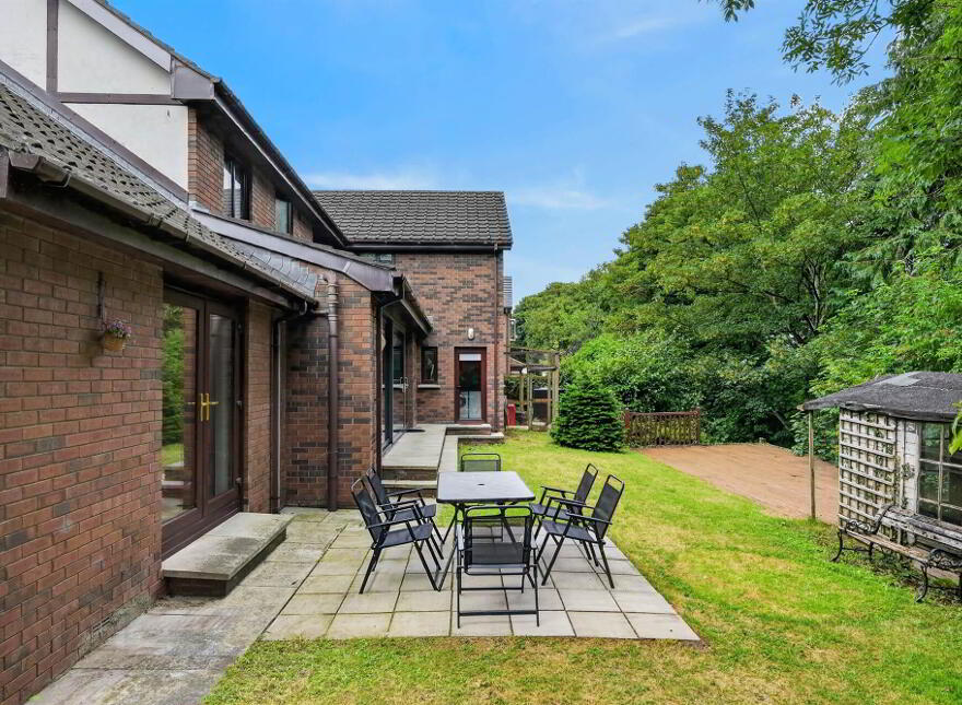2 Shelling Park, Ravarnet, Lisburn, BT27 5NY
