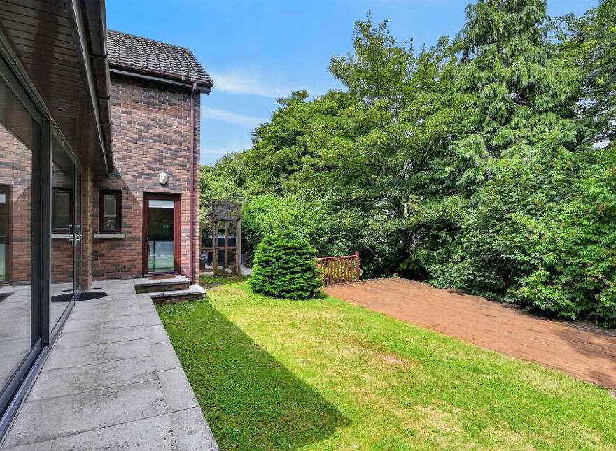 2 Shelling Park, Ravarnet, Lisburn, BT27 5NY