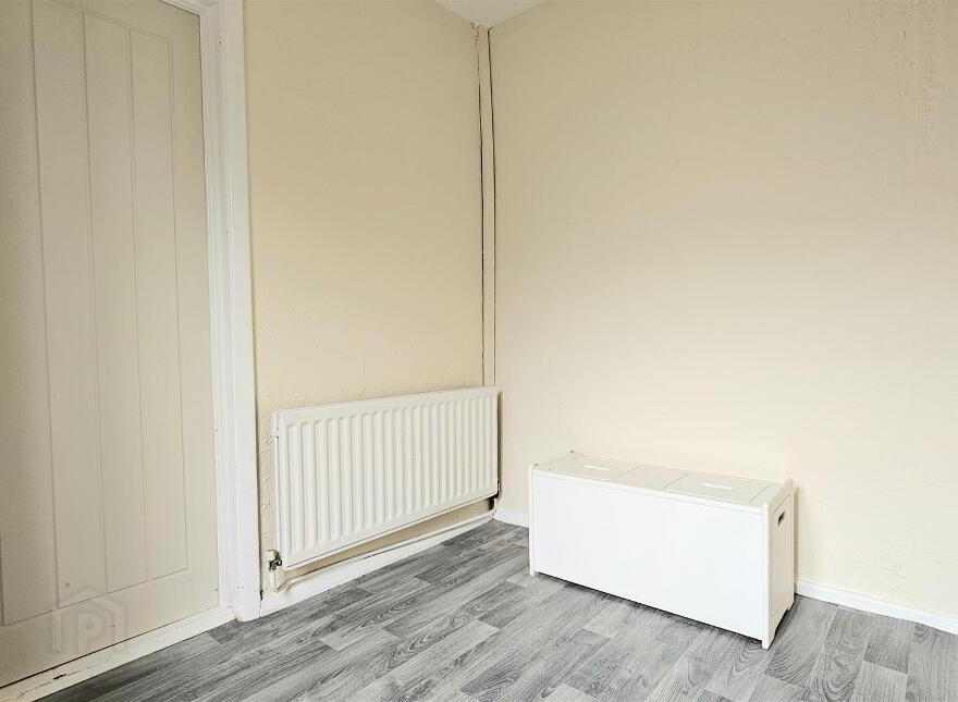 3 Chichester Square, Carrickfergus, BT38 8JU
