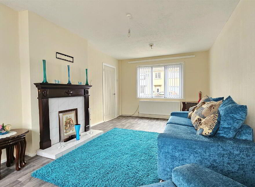 3 Chichester Square, Carrickfergus, BT38 8JU