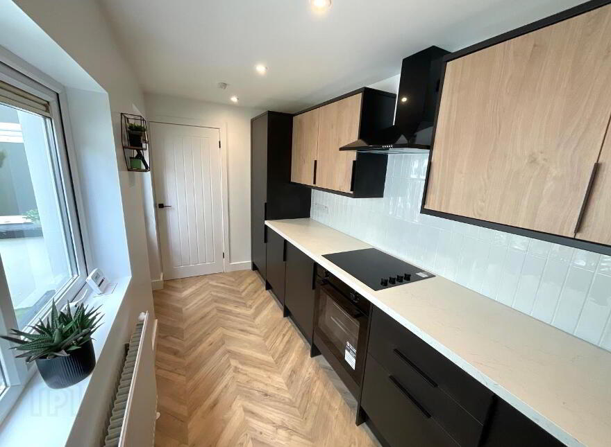 79 Bloomfield Avenue, Belfast, BT5 5AA