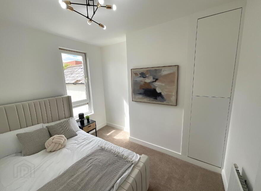 79 Bloomfield Avenue, Belfast, BT5 5AA