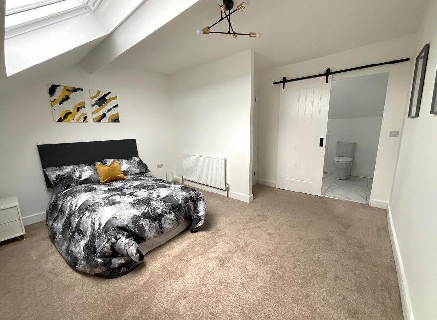 79 Bloomfield Avenue, Belfast, BT5 5AA