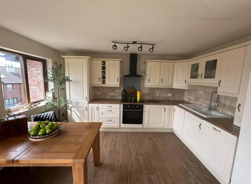 15 Meadowhill Grange, Glen Road, Belfast, BT11 8QS