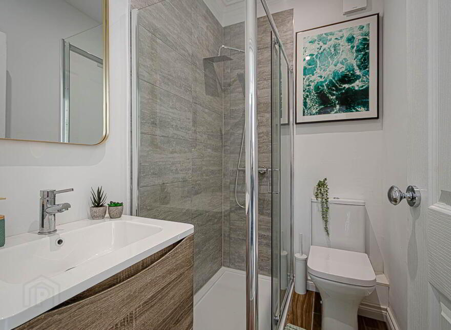 33 Woodcot Avenue, Bloomfield/ Ballyhackamore, Belfast, BT5 5JB