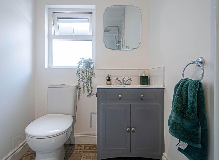 33 Woodcot Avenue, Bloomfield/ Ballyhackamore, Belfast, BT5 5JB