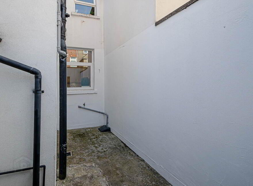 33 Woodcot Avenue, Bloomfield/ Ballyhackamore, Belfast, BT5 5JB