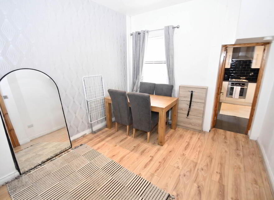 44 Nansen Street, Falls Road, Belfast, BT12 6AT