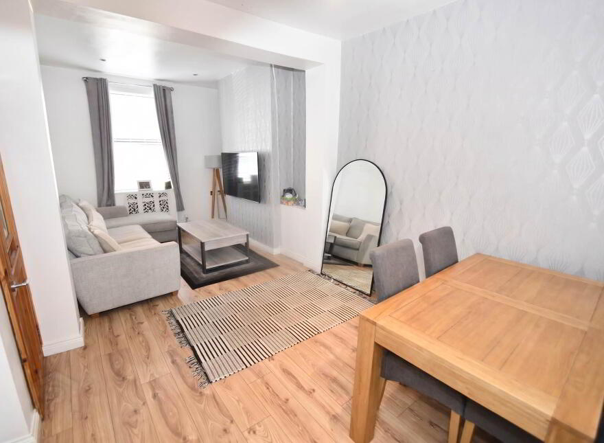 44 Nansen Street, Falls Road, Belfast, BT12 6AT
