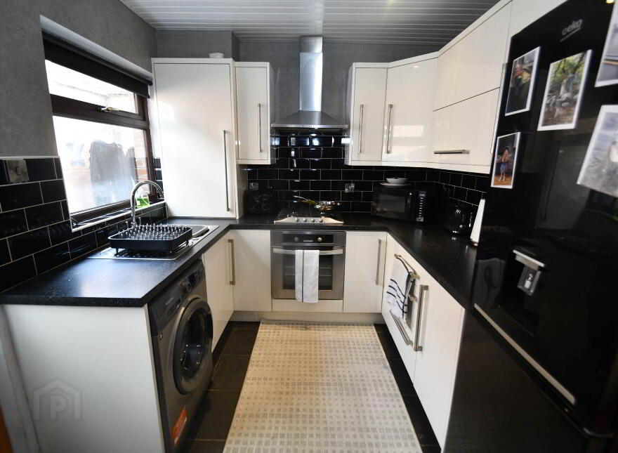 44 Nansen Street, Falls Road, Belfast, BT12 6AT