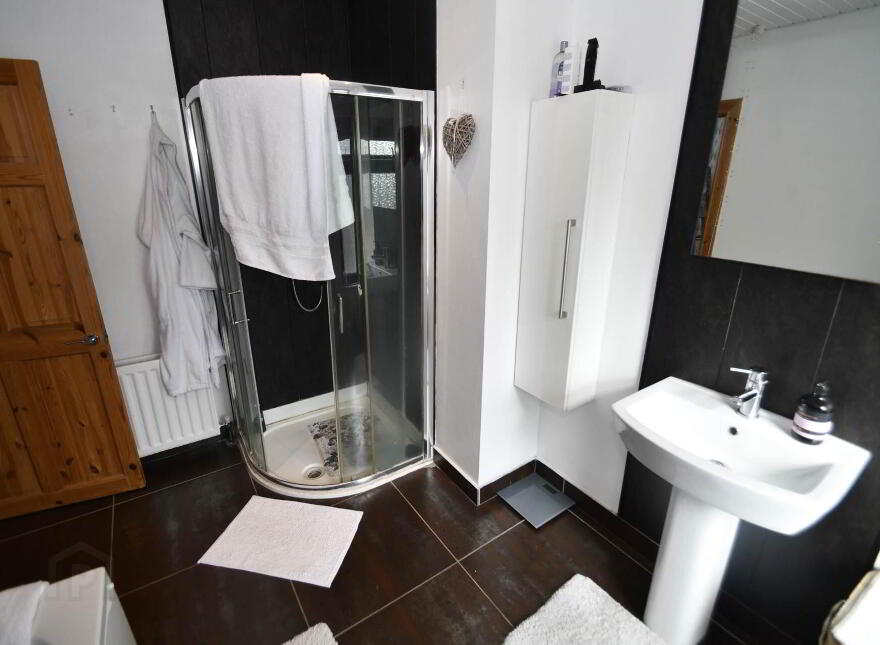 44 Nansen Street, Falls Road, Belfast, BT12 6AT