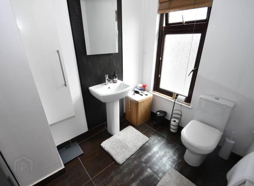 44 Nansen Street, Falls Road, Belfast, BT12 6AT