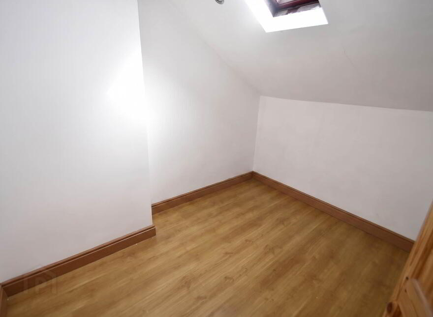 44 Nansen Street, Falls Road, Belfast, BT12 6AT