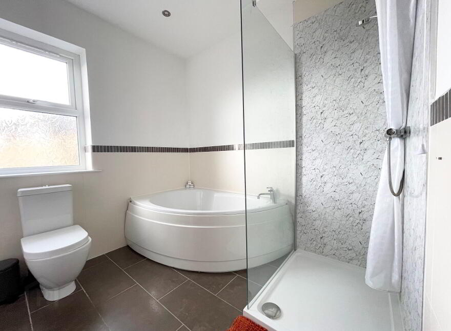 34 Hopefield Gardens, Portrush, BT56 8QG