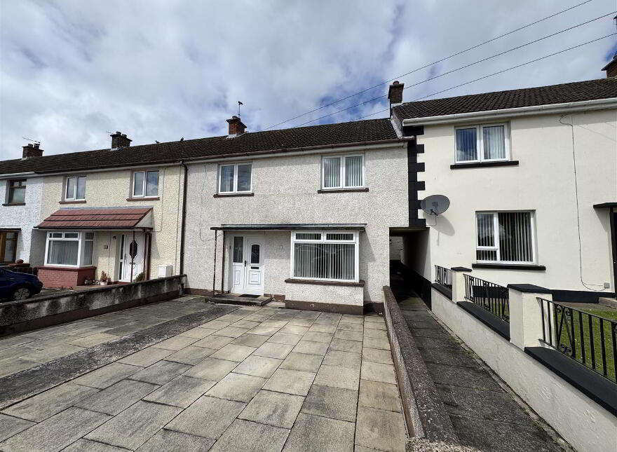 33 Woodland Grove, Antrim, BT41 4EF