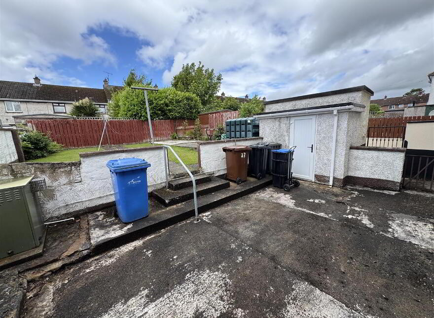 33 Woodland Grove, Antrim, BT41 4EF