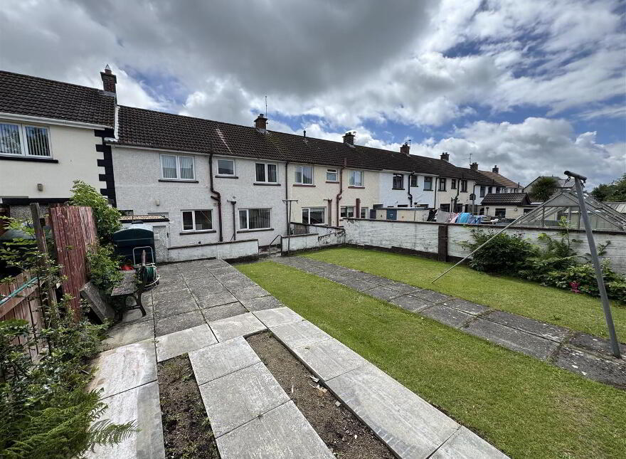 33 Woodland Grove, Antrim, BT41 4EF