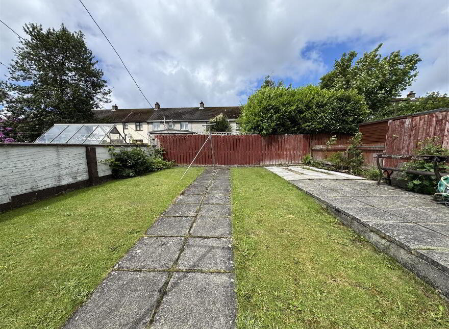 33 Woodland Grove, Antrim, BT41 4EF