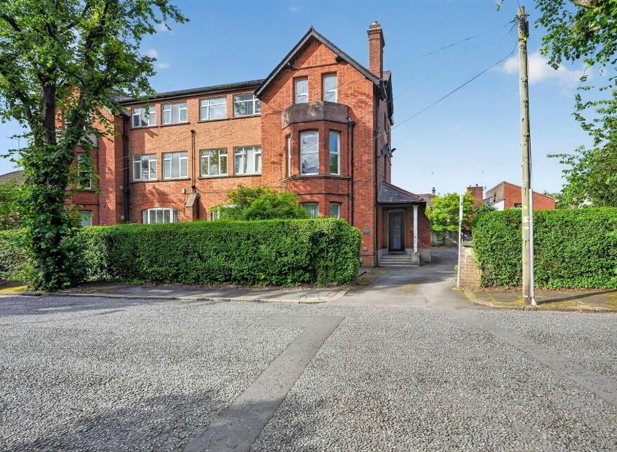 Apt 3, 52 Myrtlefield Park, Belfast, BT9 6NF