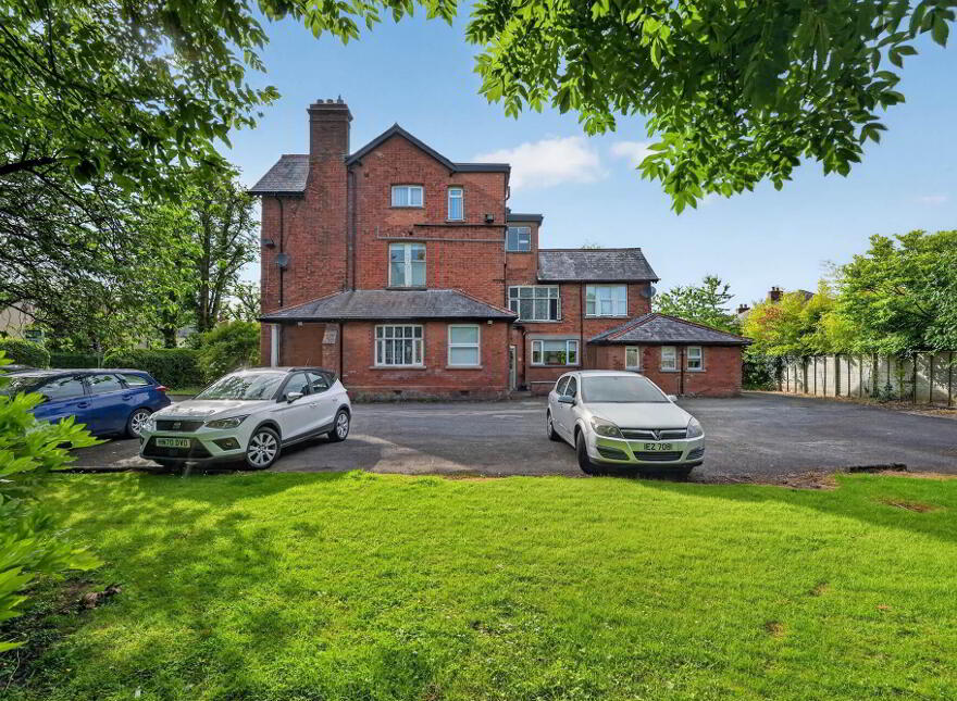 Apt 3, 52 Myrtlefield Park, Belfast, BT9 6NF